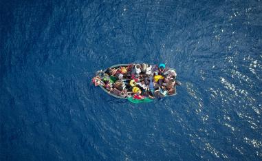 A boat carrying migrants stranded in the Strait of Gibraltar 
