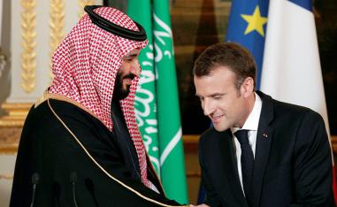 ولي العهد السعودي الأمير محمد بن سلمان في لقاء سابق مع الرئيس الفرنسي امانويل ماكرون