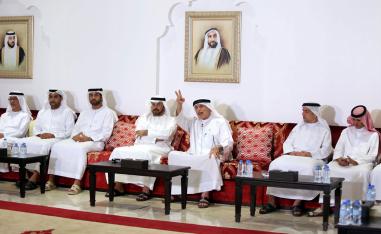 هناك من يمتلك المال ولكن أوطانهم تتوجع وتنهار