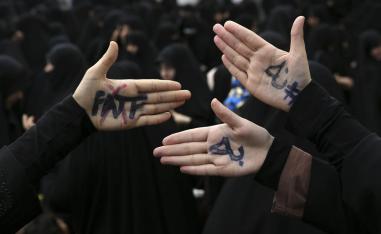 نائبات إيرانيات يسجلن احتجاجهن على الاتفاقية