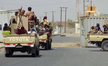 Fighters clashed around the Al-Waha (Oasis) Resort hotel complex, closing in on a civilian district located south of the hospital and north of Sanaa Road.