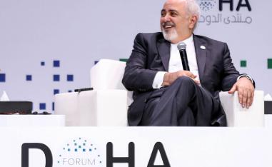 وزير الخارجية الإيراني محمد جواد ظريف يتحدث في ندوة الدوحة