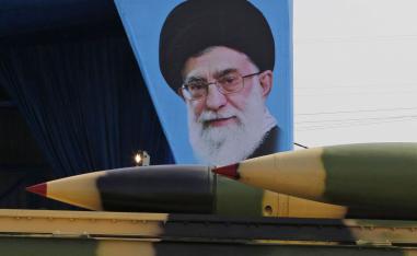 استعراض عسكري في طهران