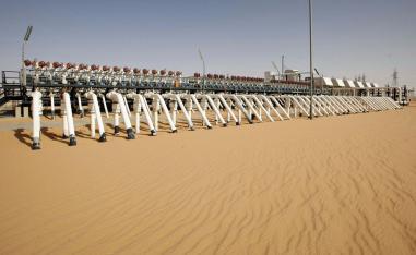 Engineers at the field had earlier given conflicting reports about whether oil was flowing or was being halted.