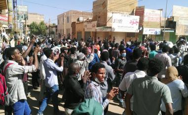 الاحتجاجات تهزّ سلطة البشير