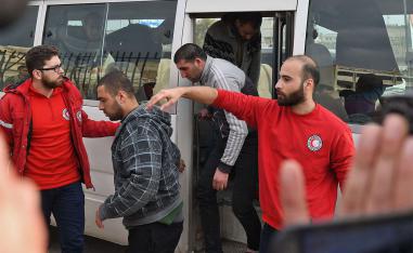 The prisoner exchange was supervised by Syrian Red Crescent staff 