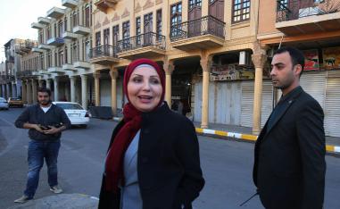 أمينة بغداد ذكرى علوش في زيارة تفقدية لشارع الرشيد وسط العاصمة