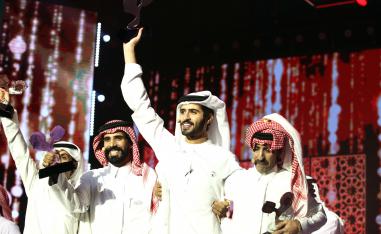 عسى الله يوسع صدر من يرفع المنكوس ** يوسع صدور الناس لو يوجعه صدره
