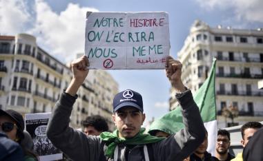 الشارع متمسك بكتابة تاريخ جديد لجزائر ما بعد بوتفليقة