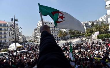 'Algerians will not accept that symbols of the regime'