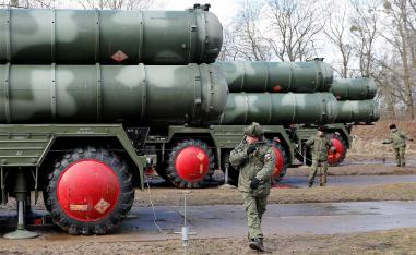 US senators warned Turkey that it risked tough sanctions if it pursued plans to buy the S-400s