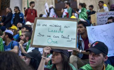 الطلبة الجزائريون يحتجون