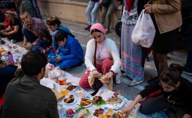 Tens of thousands of people take part in “Dinner on the Ground” meetings