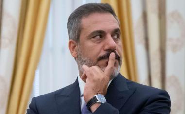 صحيفة تركية: رئيس المخابرات اجتمع مع لجنة من سوريا