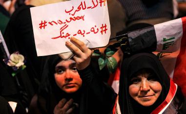 عراقيات يتظاهرن رفضا للتصعيد بين الولايات المتحدة وإيران