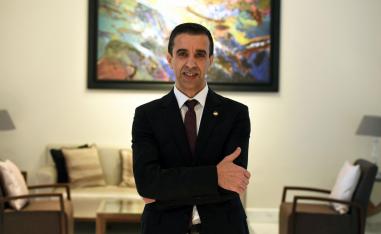 رجل الاعمال علي حداد