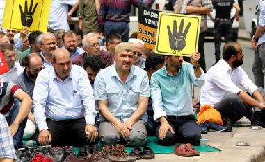 Members of the Ankara crowd chanted: "Murderer Sisi, martyr Mursi"