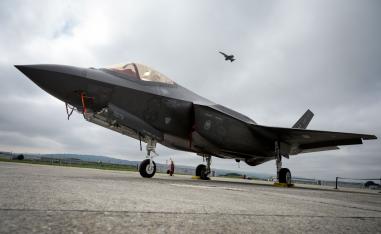 A Lockheed Martin F-35 Lightning II fighter jet