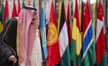 الملك سلمان: التخريب يستهدف أمن الملاحة وإمدادات الطاقة للعالم