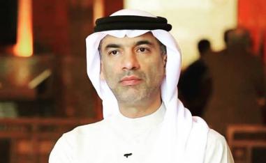 عبدالله العويس رئيس دائرة الثقافة والإعلام بالشارقة (الصورة من صفحة الدائرة على فيسبوك) 