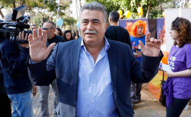 Former Israeli defense minister Amir Peretz