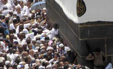 Beyond the religious souvenirs, visitors to Mecca can pick up highly-coveted Saudi gold, watches, clothes and more