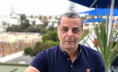المخرج المغربي عبدالإله الجوهري (الصورة من صفحة المخرج على فيسبوك)