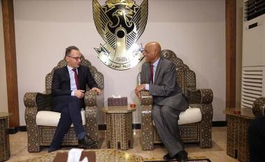 زيارة تنهي عزلة السودان الدولية