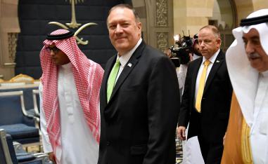 وزير الخارجية الأميركي مايك بومبيو في الرياض برفقة وزير الخارجية السعودي إبراهيم العساف