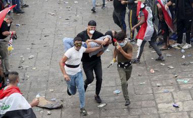 رصاص الأمن العراقي يقتل 5 متظاهرين بساحة التحرير في بغداد