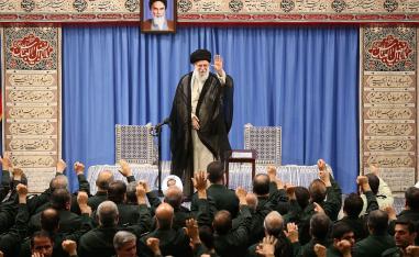 المرشد الأعلى علي خامنئي يلتقي بقادة الحرس الثوري الإيراني