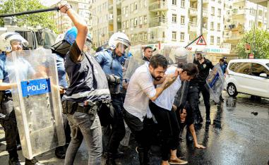 قمع الاكراد في تركيا