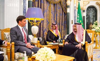 لقاء وزير الدفاع الأميكري بالعاهل السعودي