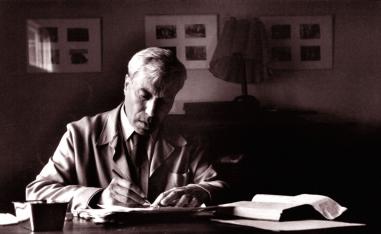 قصص مستوحاة من قصائده
