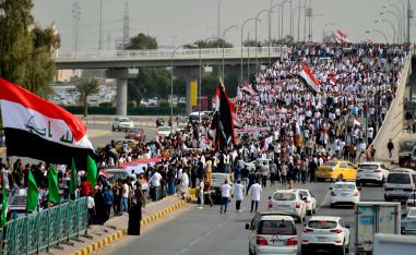 العراقيون متحمسون للفوز أمام من حول بلدهم إلى ميدان لألعابه السياسية 