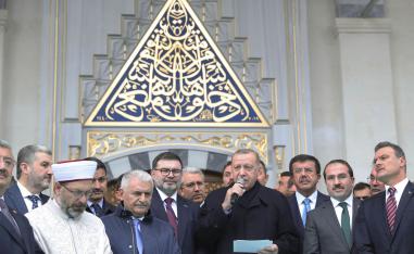 الرئيس التركي رجب طيب اردوغان يدشن مسجدا