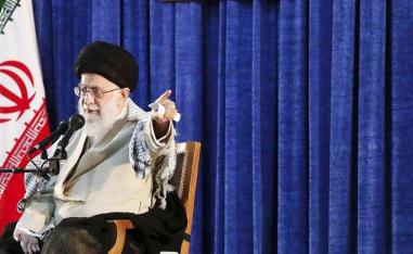 الزعيم الإيراني الأعلى آية الله علي خامنئي 