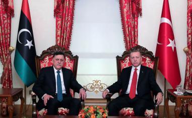 الرئيس التركي رجب طيب اردوغان يستقبل رئيس حكومة الوفاق الليبية فايز السراج