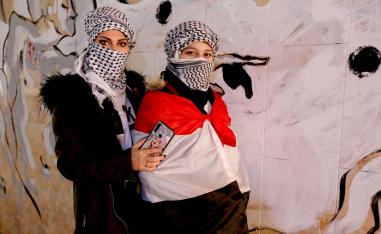 انسجام علني مع مطالب المتظاهرين