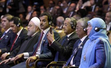 أمير قطر الشيخ تميم بن حمد في افتتاح قمة كوالالمبور
