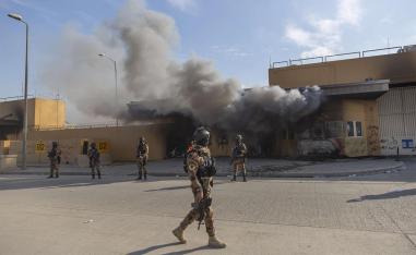 Iraqi army soldiers are deployed in front of the US embassy in Baghdad