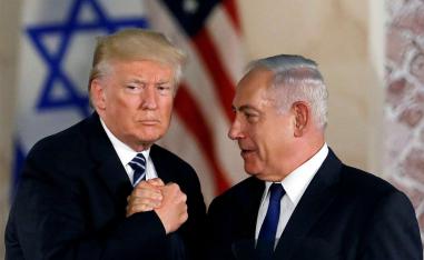 US President Donald Trump and Israeli Prime Minister Benjamin Netanyahu shake hands 
