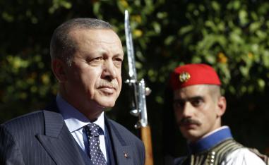 أردوغان يتجه لتحريك مياه الأقليات الراكدة بعد فشل القوة العسكرية 