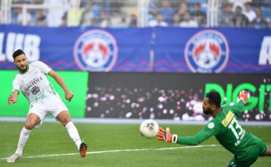 الأهلي يرفع رصيده الى 30 نقطة في المركز الثالث بفارق اربع نقاط عن النصر