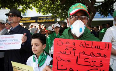 معاناة الجزائريين تتضاعف: كورونا وبقايا النظام السابق معا 