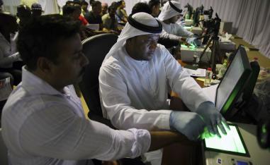 الامارات تسهّل وضع من لديهم تأشيرات منتهية الصلاحية من العمال الاجانب