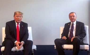Turkey's President Recep Tayyip Erdogan (R) and US President Donald Trump (L) 