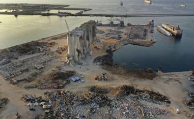 انفجار الرابع من أغسطس حول أجزاء واسعة من مرفأ بيروت إلى أثر بعد عين