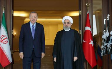 الرئيس التركي رجب طيب اردوغان ونظيره الايراني حسن روحاني