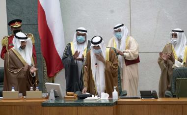 الشيخ نواف يؤدي اليمين الدستورية